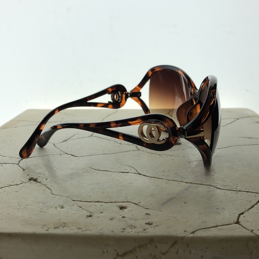 Oleg Cassini Big Round Tortoise Shell Frame Thick… - image 6